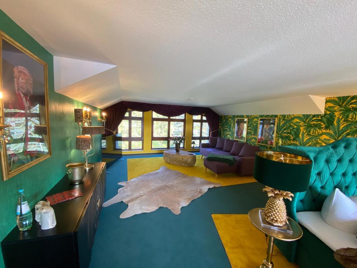 Riverdam Hotel